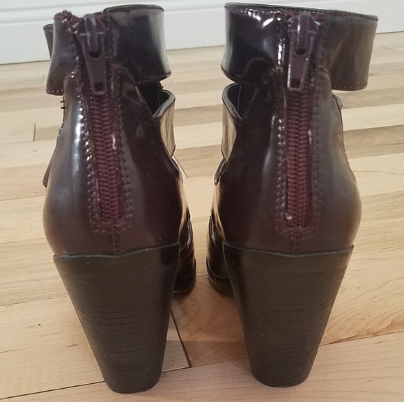 Nasty Gal shoe cult cutout patent boots - Picture 4 of 6
